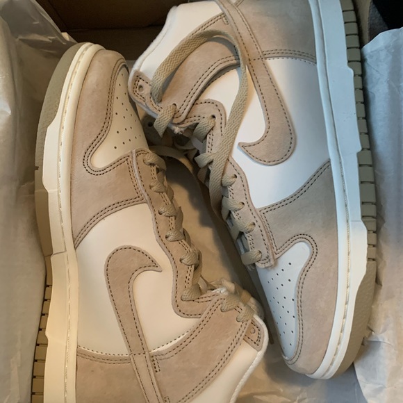 Nike Dunk High Retro PRM Phantom / Limestone / Sail size 7 NWT and box - Picture 5 of 9